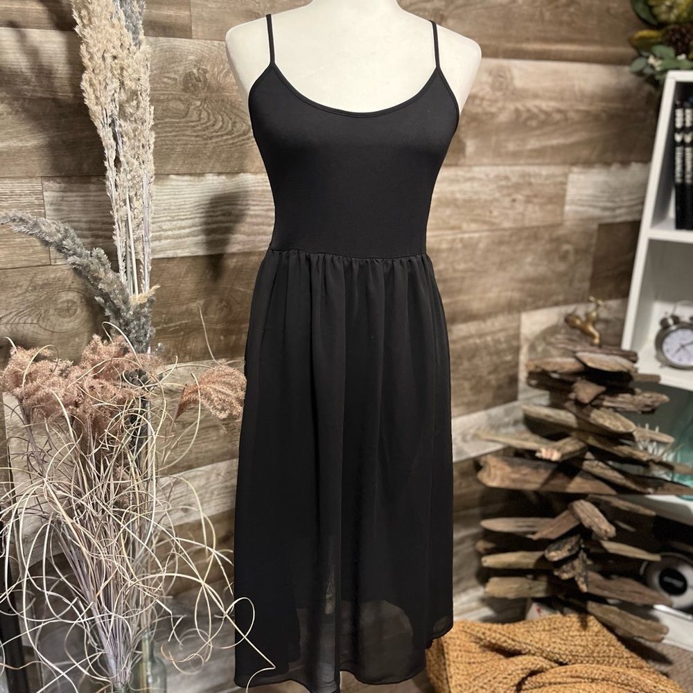 Forever 21 Black Spaghetti Strap Midi Dress